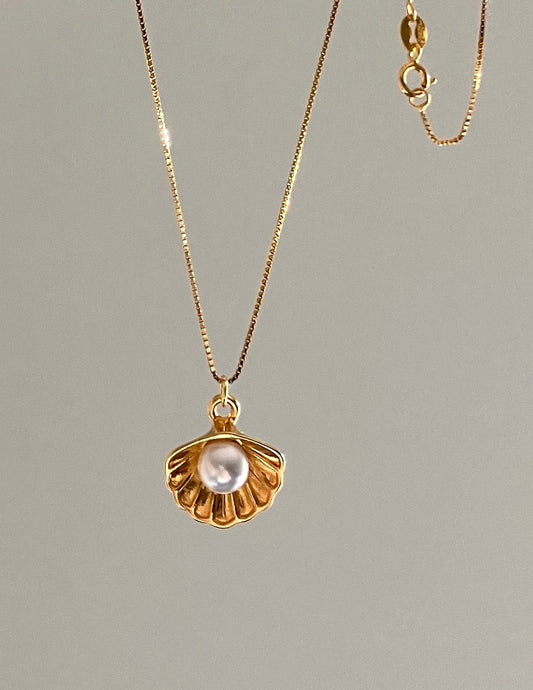 Siren Allure - Shell & Pearl Necklace
