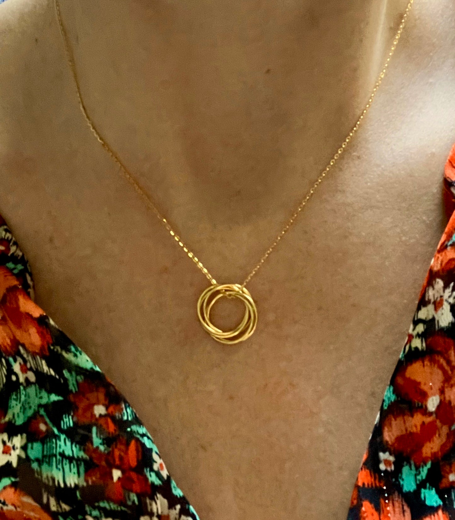 Infinite Glamour - Interlocked Circles Necklace